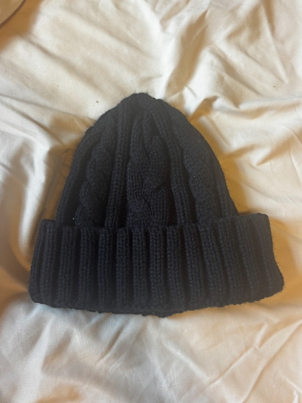 Classic Cable Knit Beanie - Black small